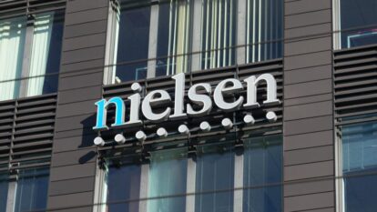 Ação da Nielsen dispara com potencial venda