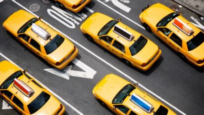 Guerra e paz: Uber vai aceitar táxis em NYC, e em todo o mundo até 2025
