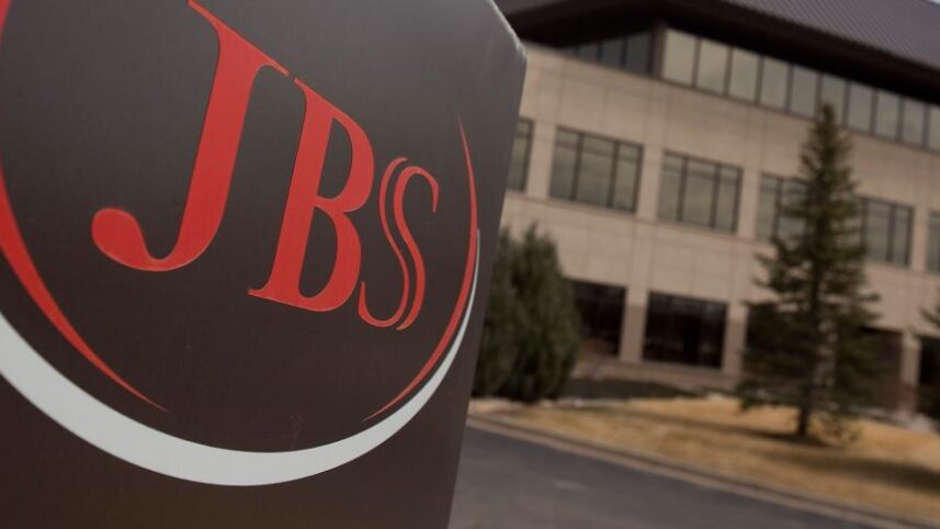 BNDES começa a contratar bancos para vender 50% da fatia na JBS