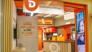 Shoppings tiram a Delivery Center da tomada