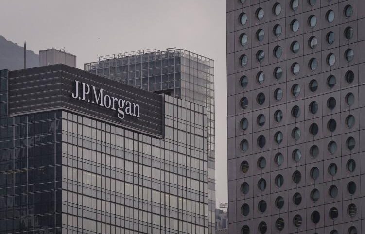 JP Morgan: EUA vai contrair 14% no 2º tri