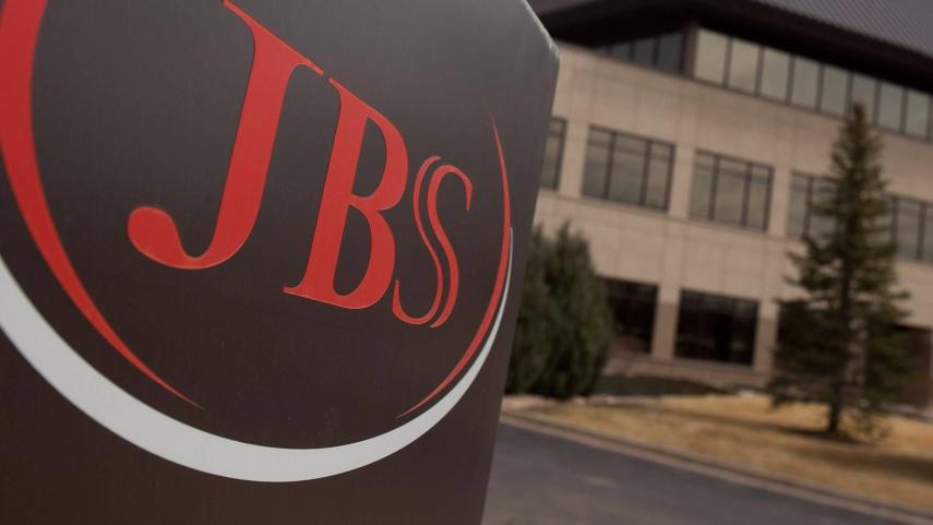 JBS: BNDES vende 12% da posição a R$ 38,01