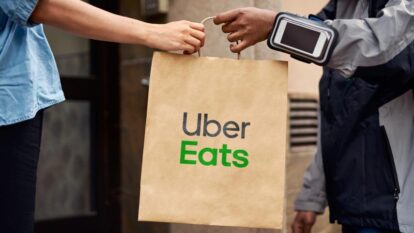 EXCLUSIVO: Uber Eats desiste de restaurantes; foco será CornerShop e entregas B2B