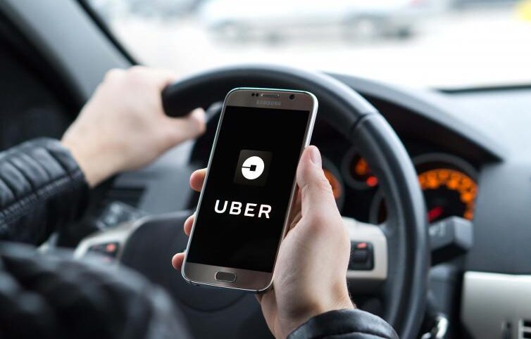 Uber ganha na Justiça: motorista não é funcionário