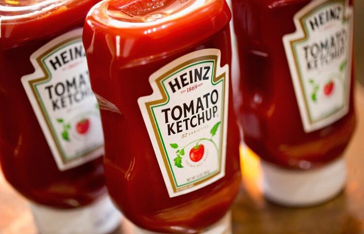 BREAKING: Kraft Heinz revela investigação da SEC e corta dividendo; ação desaba 18%