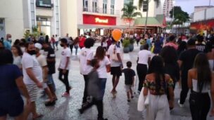 Shoppings abarrotados no fim de semana