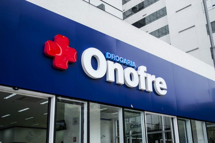 Estima-se que a Raia Drogasil estourou os cofres em 700 milhões de reais para comprar a Onofre (Foto Reprodução/Internet)