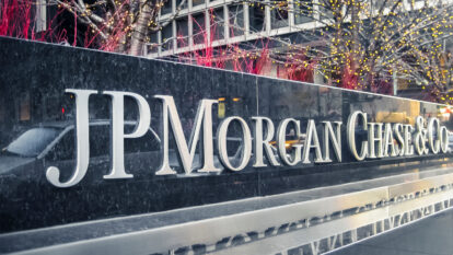 Alívio em Wall Street: JP Morgan, Citi e Wells Fargo lucram mais que o esperado