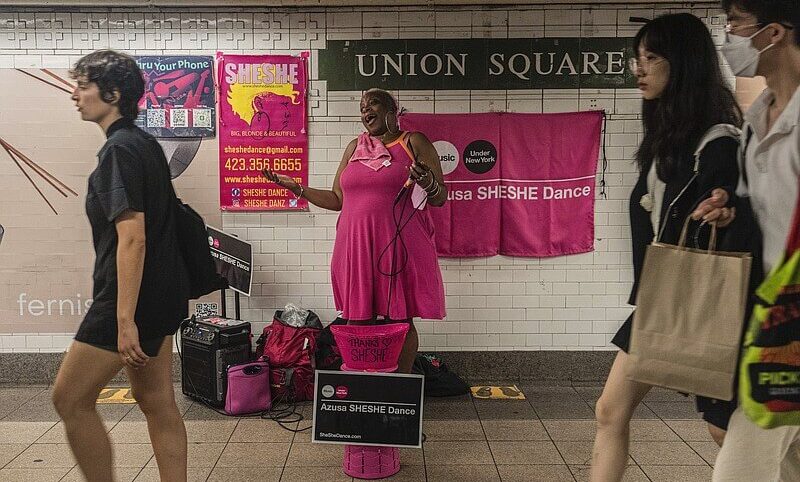Sheshe, a voz poderosa do metrô de Nova York