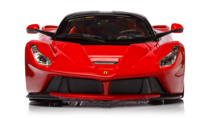 Ferrari — uma macchina de fazer dinheiro — vale quase uma Stellantis