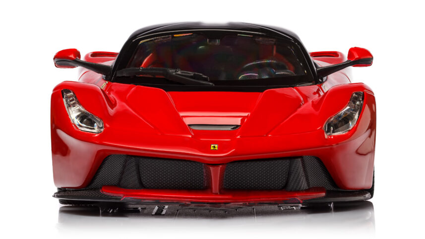 Ferrari — uma macchina de fazer dinheiro — vale quase uma Stellantis