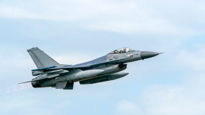 Milei compra caças F-16 de segunda mão; Argentina volta a ter jatos supersônicos 