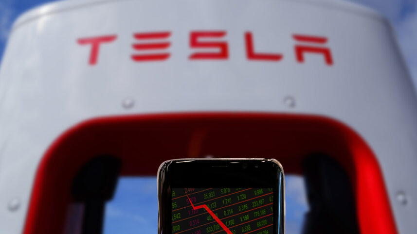 Vendas da Tesla caem 45% na Europa; ação perde das Mag7