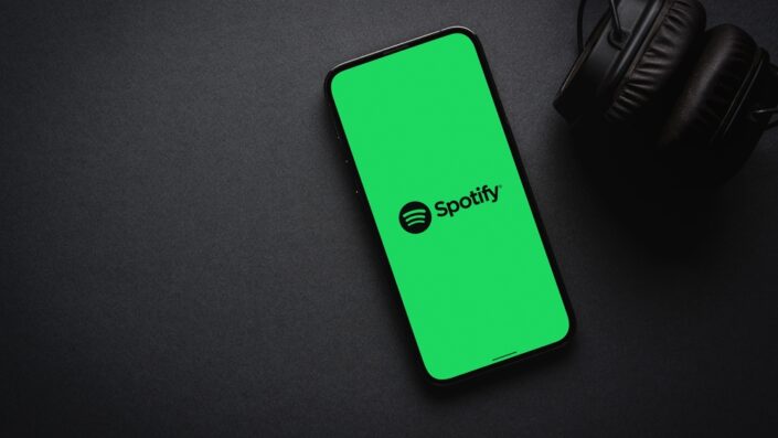 Spotify desencanta, surfa nos vídeos e tem primeiro lucro em 18 anos