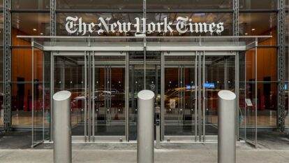 Depois de processar o ChatGPT, NY Times licencia conteúdo para IA da Amazon
