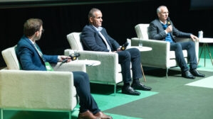 Guerra comercial e terras baratas: JBS e SLC debatem