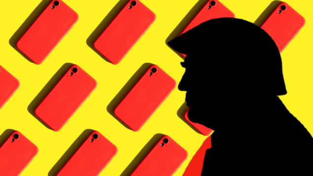 Depois de bíblias, sneakers e tokens, família Trump agora vende celulares 