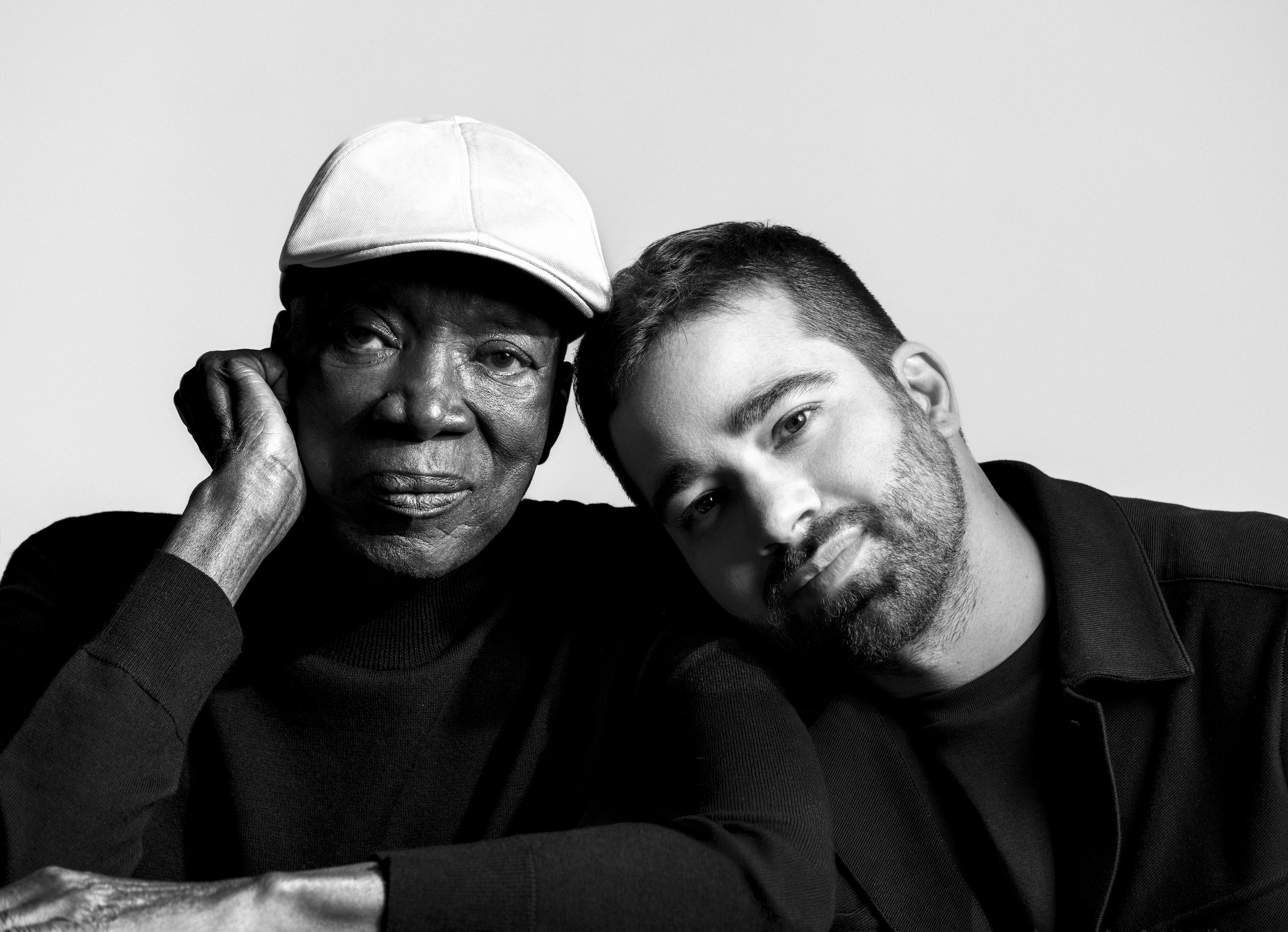 Milton Nascimento sonhava em ser pai. Agora, estreia campanha com o filho