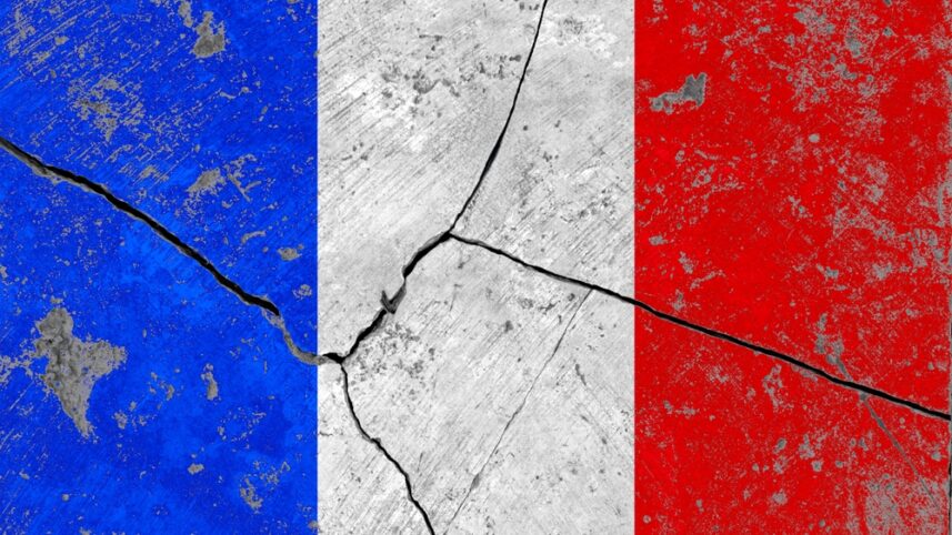 França quer cortar feriados e congelar gastos. Direita e esquerda se revoltam