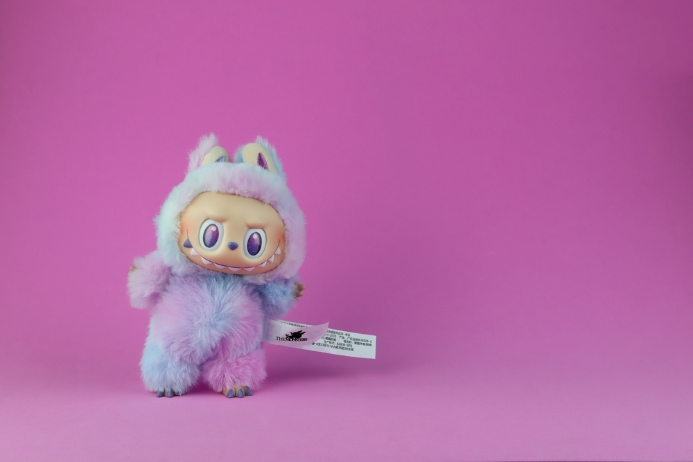 O brinquedo chinês de US$ 30 que fez a Pop Mart valer mais que a Barbie