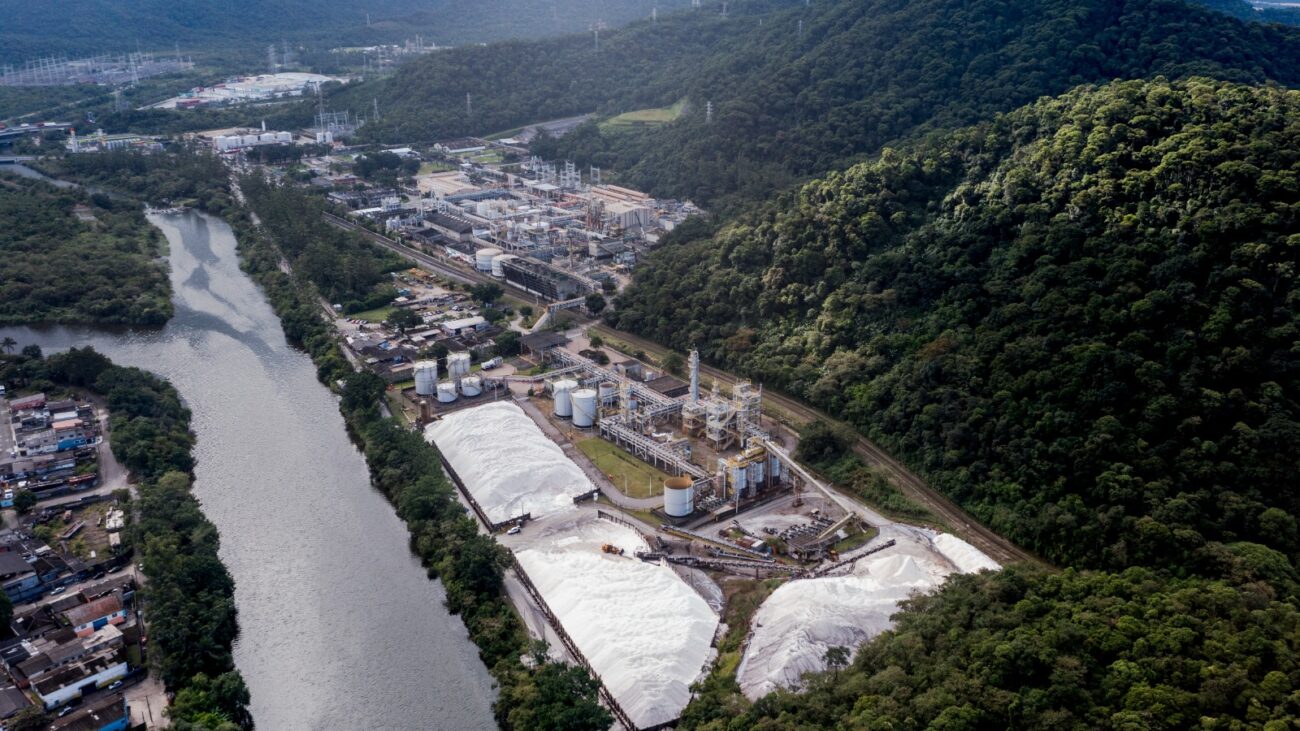 Unipar investe R$ 1 bi para aumentar eficiência da fábrica em Cubatão