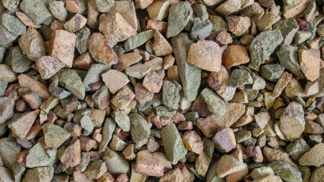 O geólogo que achou os primeiros depósitos de terras raras do Brasil