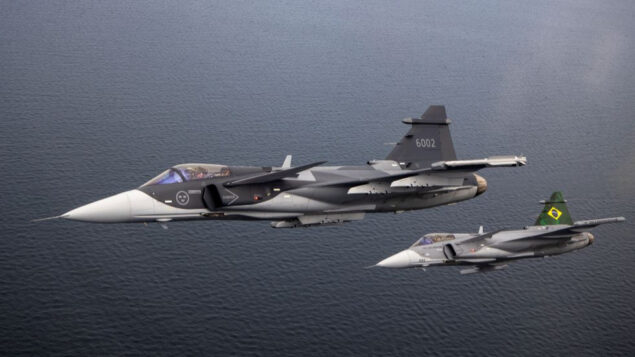 O primeiro caça supersônico produzido no Brasil