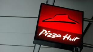 Yum! vende Pizza Hut por US$ 2,7 bi, livrando-se de uma marca cansada