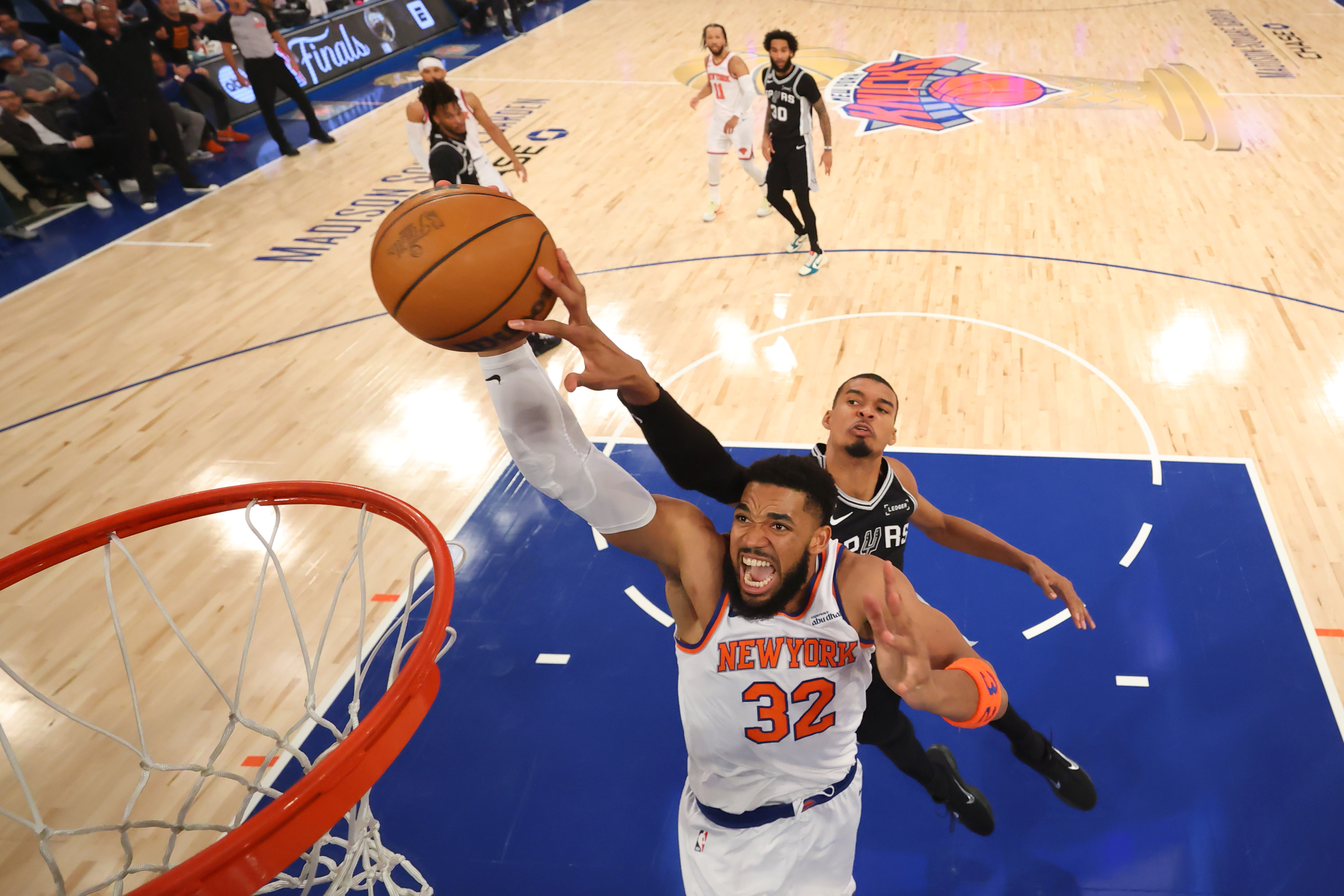 Deus abandonou os Knicks. Os novaiorquinos, não