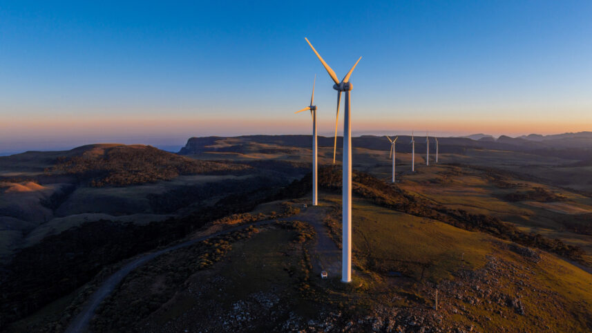 Contra curtailment e estagnação, geradores eólicos investem nos ventos do Sul