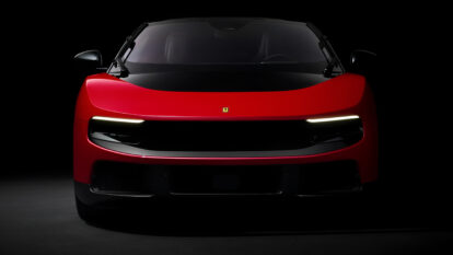 A Ferrari que todo mundo espinafrou já bateu a meta – sem sair da fábrica