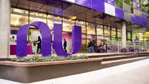 Nubank tem lucro recorde no 2º tri; crédito cresce menos
